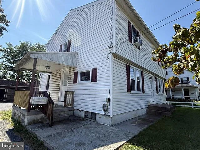 2 bed, 1.0 bath, 832 sqft, $1,150 — Photo 2