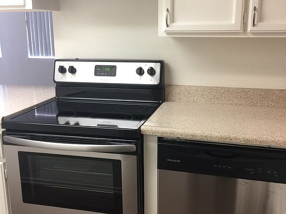 4th image of 380 N Catalina Ave #132