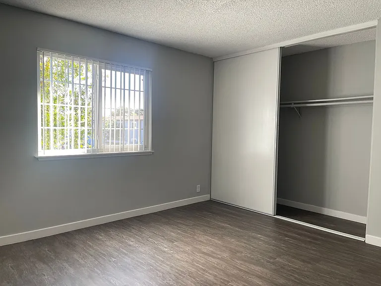 Villa Del Sol Apartments — Photo 55