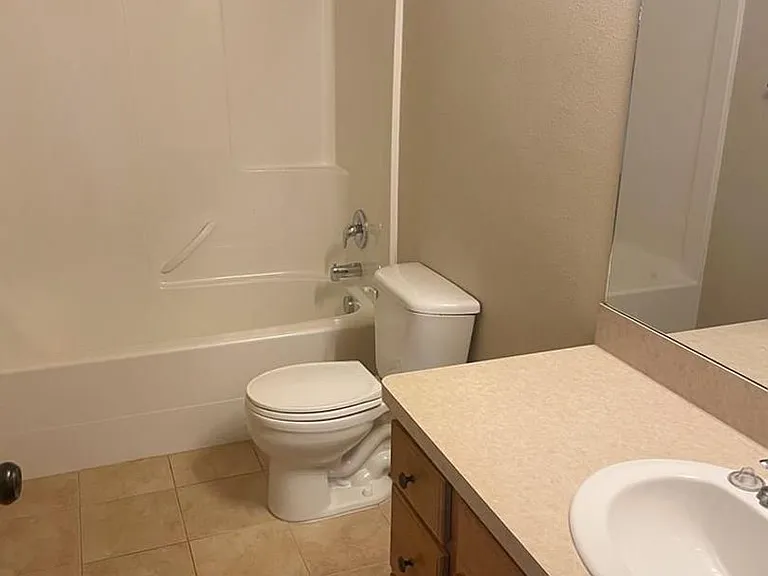194 Stockham Blvd — Photo 9
