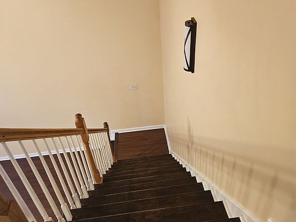 3rd image of 506 Shadowmoore Dr