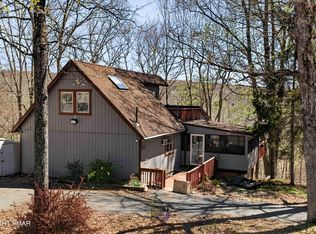 170 Dover Dr, Bushkill, PA 18324