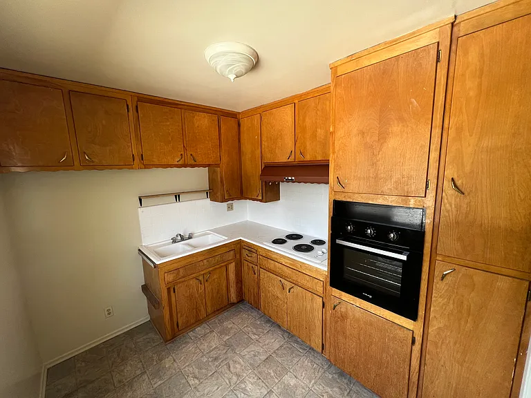 1721 Huntington Dr #K — Photo 3