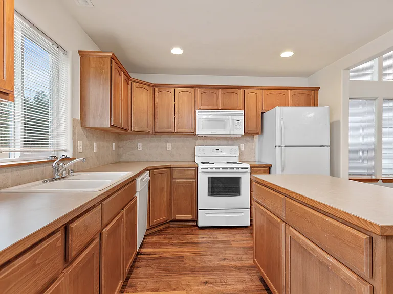 Brookline Townhomes — Photo 25