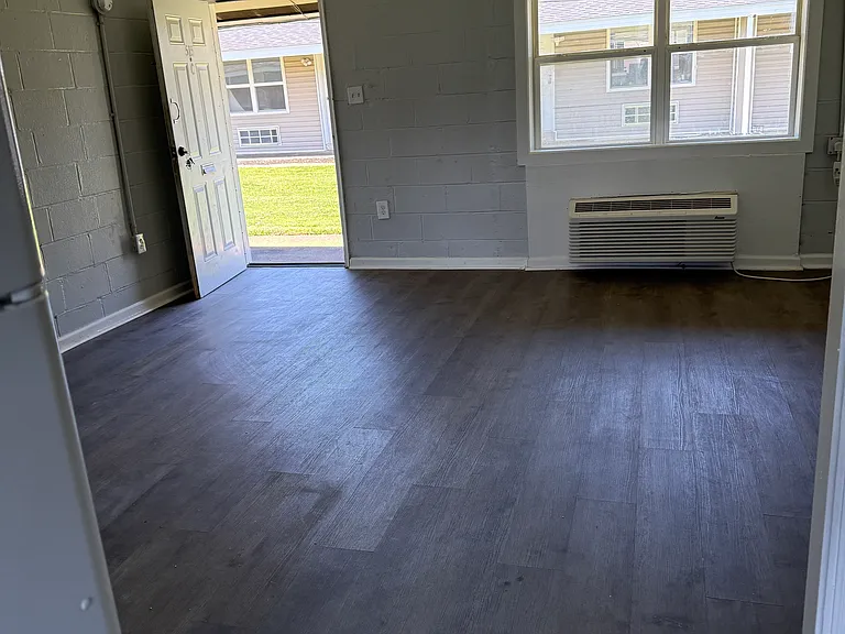 Lincoln Terrace Apartments — Photo 1