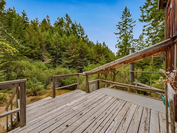 214 Nature Ln, Arcata, CA 95521