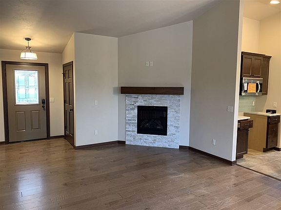 Similar kitchen view