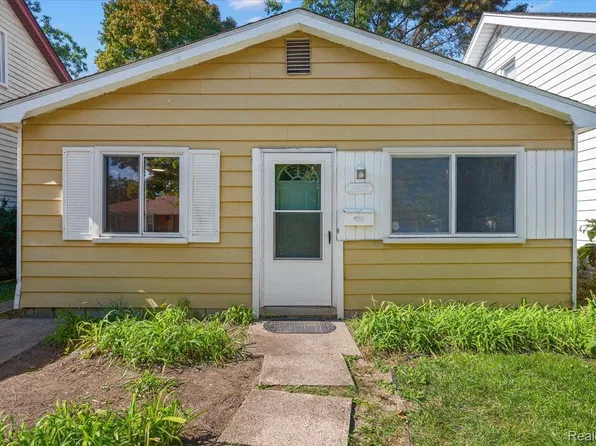 215 Edgewood Pl, Ferndale, MI 48220