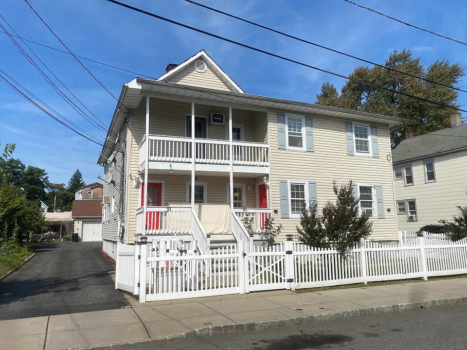 31 Meade St #2
