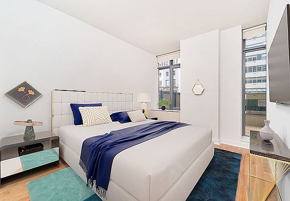 3rd image of 49 E 34th St #2
