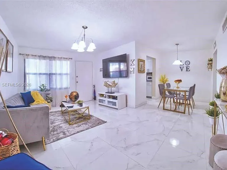 1325 W 68th St #113 — Photo 3