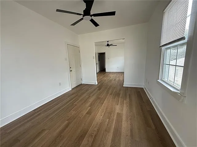 2 bed, 1.0 bath, 910 sqft, $1,600 — Photo 2