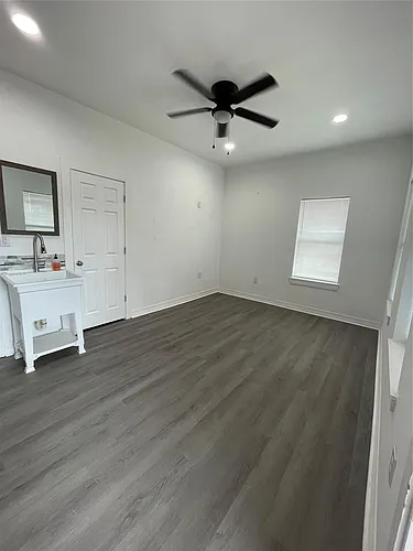 2302 Avenue H #14 Photo 1