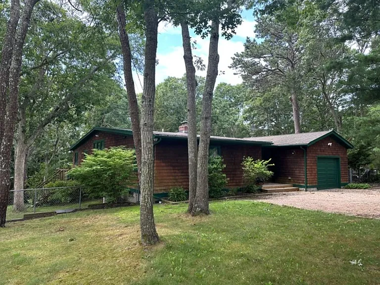 44 Lynn Ave — Photo 1
