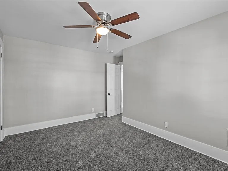 3065 Latonia Ave — Photo 22