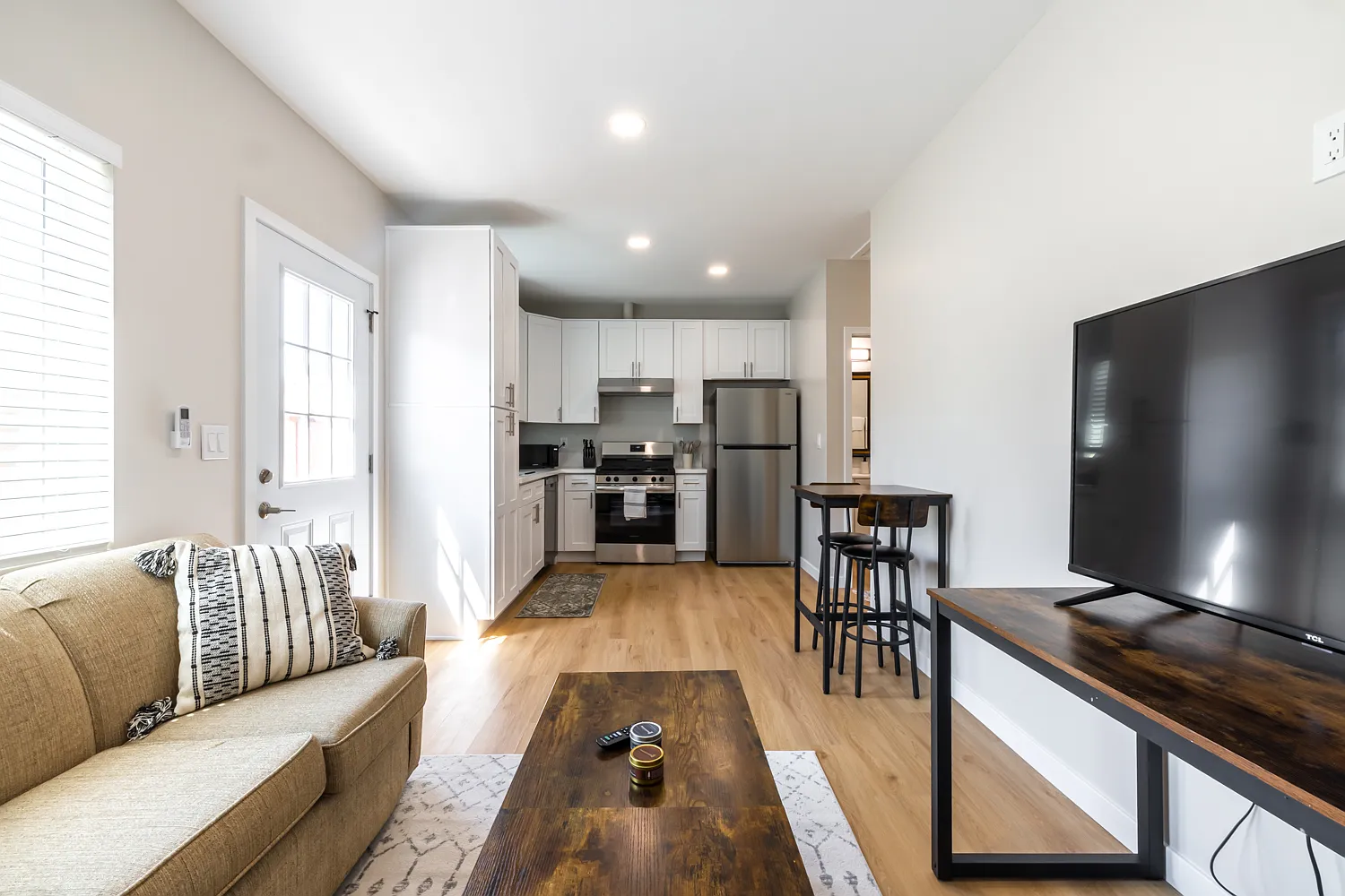 1 bed, $3,000 — Photo 1