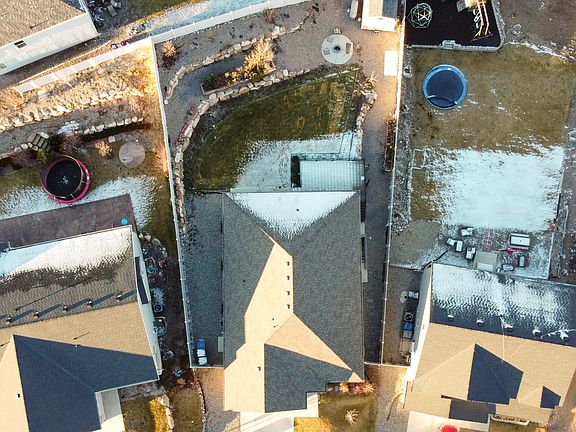 3rd image of 1666 W Foxberry Rd