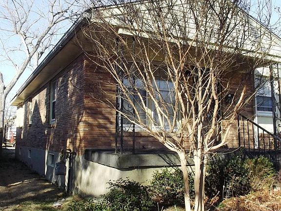 938 Southwestern Pkwy051