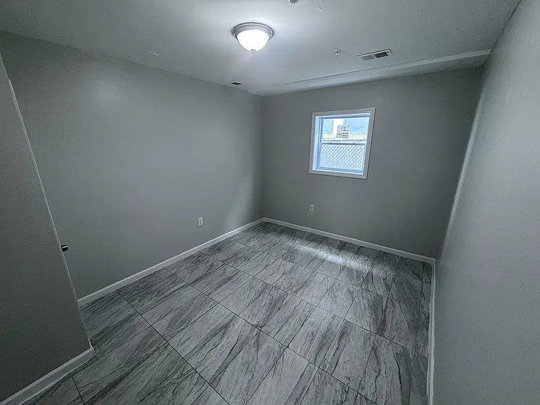 132 Fabyan Pl #6D — Photo 3