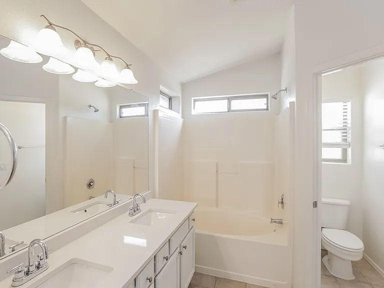 13324 W Maui Ln — Photo 11