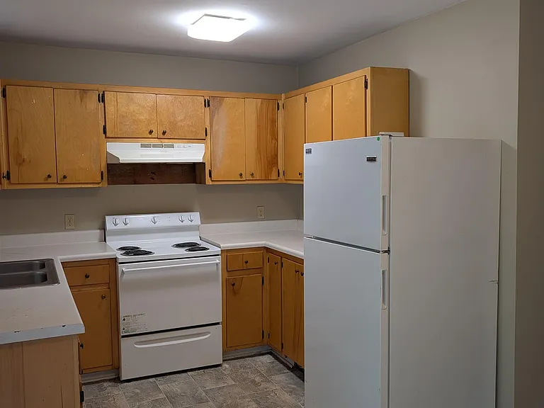 2555 Chateau Ln #3 — Photo 7
