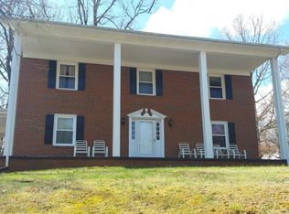 373 Stratford Dr, Blue Ridge, VA 24064