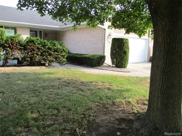 42108 E Edward Dr, Clinton Township, MI 48038