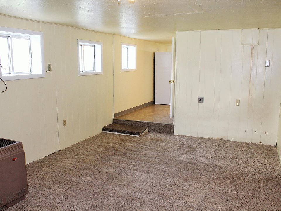 726 Broadway St APT 4, Thermopolis, WY 82443 Zillow