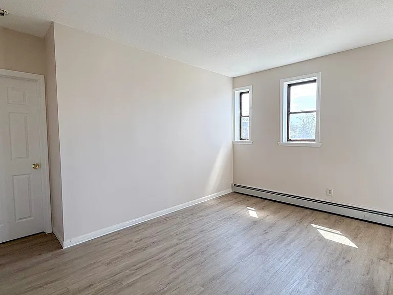26 Congress St / Luca Investments LLC — Photo 15