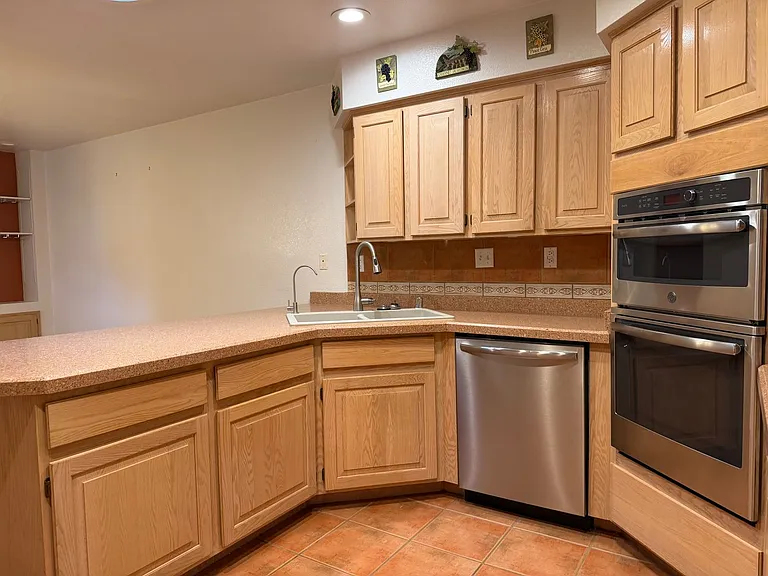 5320 Fieldstone Rd — Photo 3