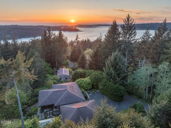 363 SE Back Bay Dr, Newport, OR 97365
