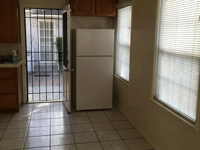 2530 Termino Ave — Photo 5