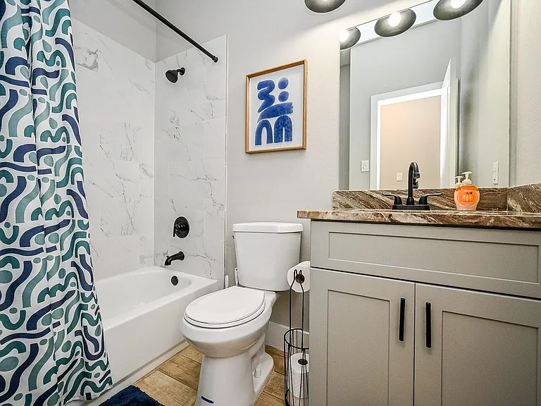 5007 Briscoe St #B — Photo 16