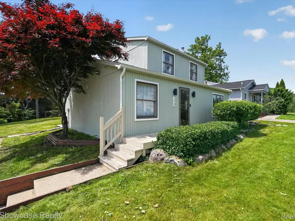173 Pickford St, Novi, MI 48377