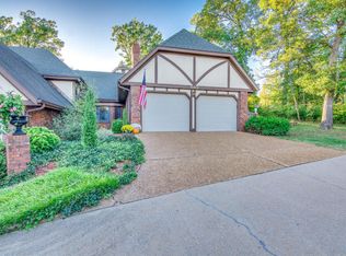 610 Hobbs Rd, Jefferson City, MO 65109