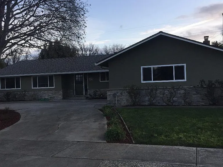 5362 Eileen Dr — Photo 1