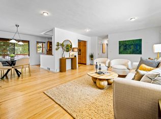 40 Creeping Hemlock Dr, Norwalk, CT 06851