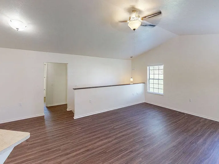 Gull Prairie/Gull Run Apartments and Townhomes — Photo 38