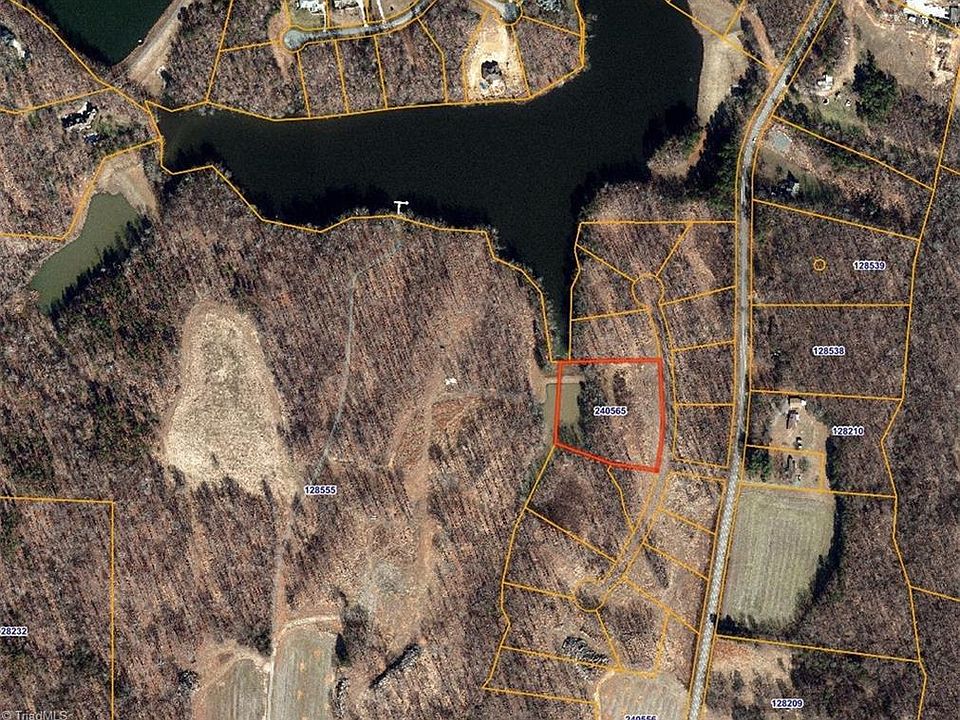 2nd image of 8001 Duck Pond Ct #8