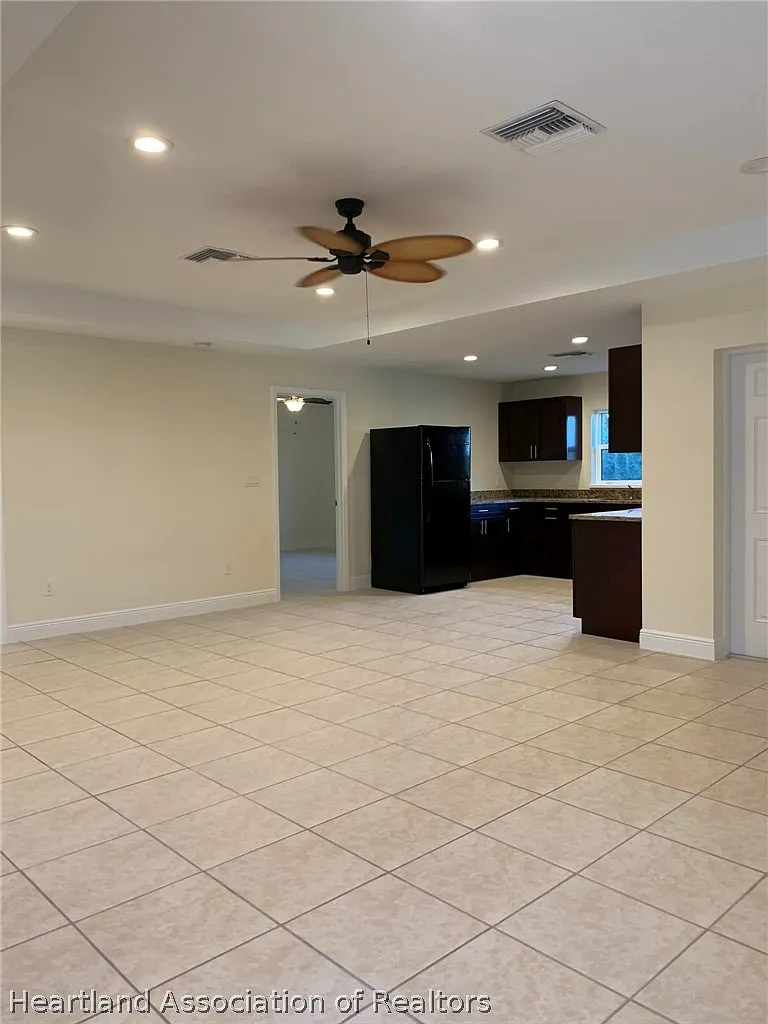 Building Photo - 3672 Skipper Rd #372
