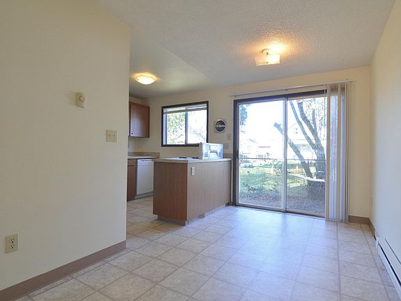 Dining/Kitchen