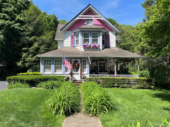 277 Vernon Valley Road, Northport, NY 11768
