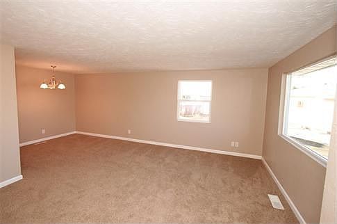 3rd image of 1223 W Rosewood Ave