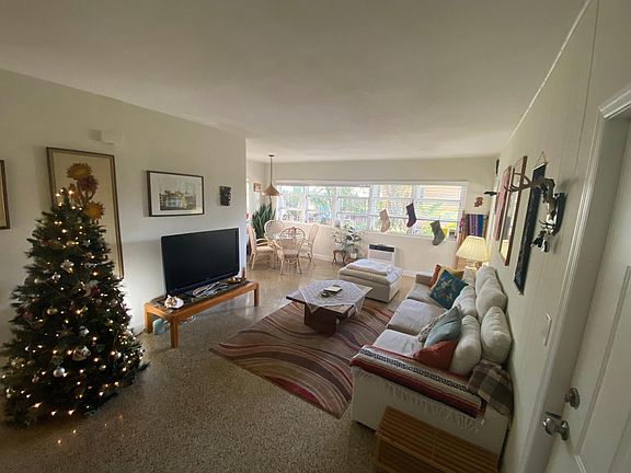 4th image of 713 SW 7th St #713