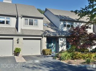 596 Apache Ct, Mahwah, NJ 07430