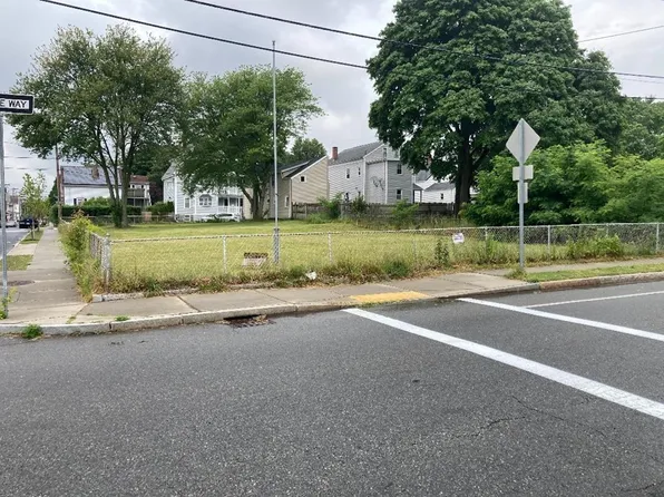 Ss North Cedar Mill St, New Bedford, MA 02740