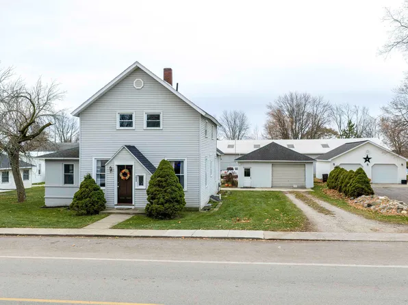 3033 W Beal City Rd, Weidman, MI 48893