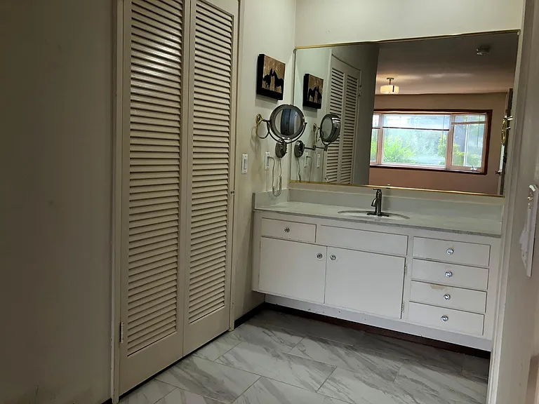 21960 Oaknoll Ct — Photo 13
