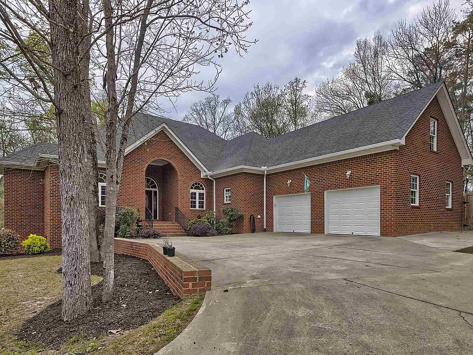 1st image of 126 Leslie Loch Ln