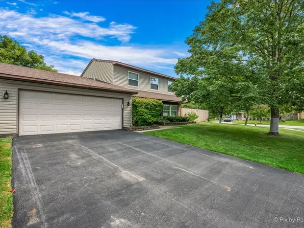 930 Pioneer Ct, Roselle, IL 60172